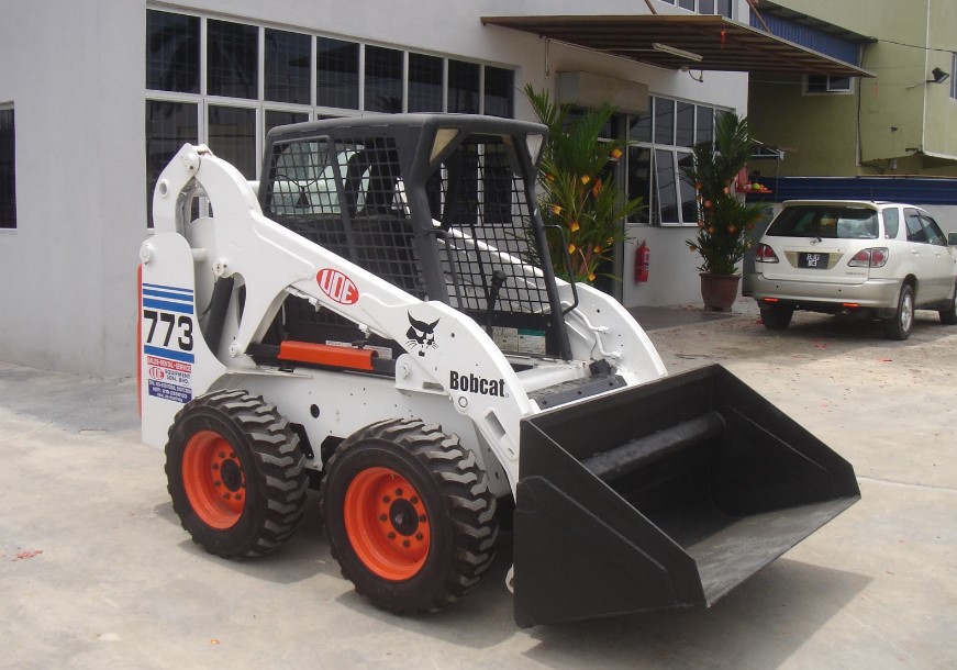 How to Use Bobcat Efficiently for DIY Work